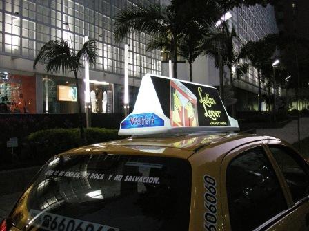 Publicidad en vallas publicitarias en Cali Colombia. Publicidad en taxis